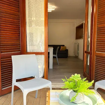 Holihome Deg's House 150m Dal Mare Apartment Alba Adriatica
