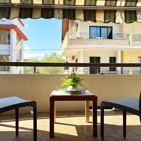Holihome Deg's House 150m Dal Mare Apartmán