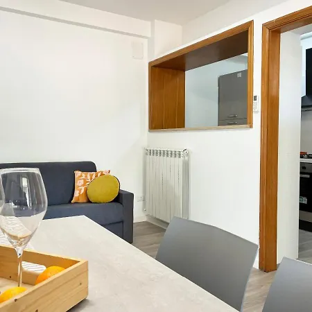 Holihome Deg's House 150m Dal Mare דירה *