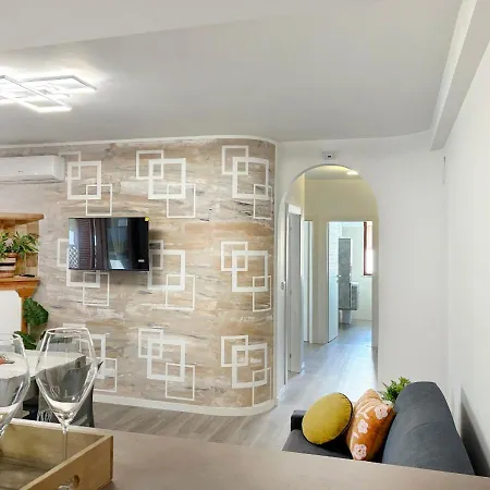 Holihome Deg's House 150m Dal Mare * アルバ・アドリアティカ