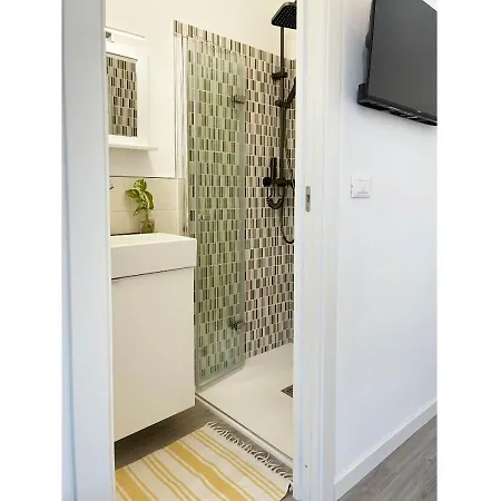 Holihome Deg's House 150m Dal Mare Apartment *