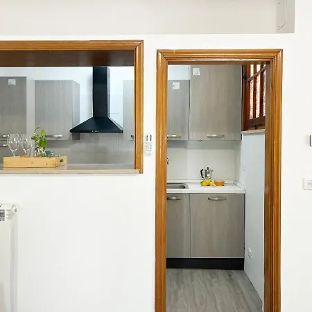 Holihome Deg's House 150m Dal Mare Apartment