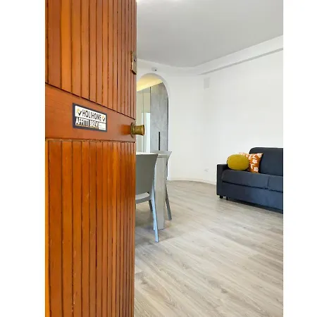 Holihome Deg's House 150m Dal Mare Appartement *